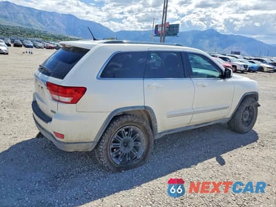 Trzecie zdjęcie samochodu z tyłu: 2011 JEEP GRAND CHEROKEE LAREDO VIN:1J4RR4GG2BC654677 - miniatura