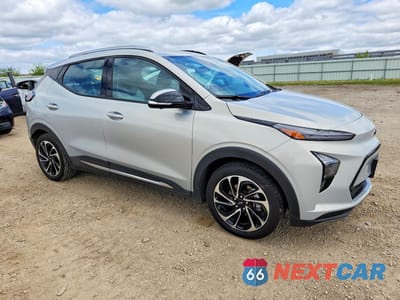 Czwarte zdjęcie samochodu z boku: 2023 CHEVROLET BOLT EUV VIN:1G1FZ6S04P4178473 - miniatura