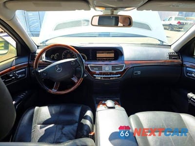Zdjęcie 9 z 10 samochodu: 2009 MERCEDES-BENZ S 550 VIN:WDDNG71X19A252598 - miniatura