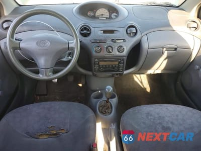 Zdjęcie 8 z 12 samochodu: 2001 TOYOTA ECHO BASE VIN:JTDBT123710167406 - miniatura