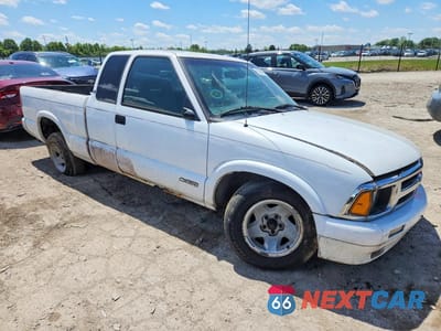 Czwarte zdjęcie samochodu z boku: 1996 CHEVROLET S TRUCK S10 VIN:1GCCS19X9TK224096 - miniatura