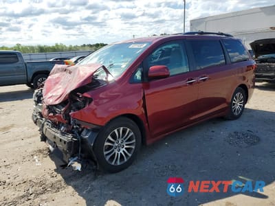 2020 TOYOTA SIENNA XLE PREMIUM 8-PASSENGER 5TDYZ3DC1LS021116 - główne zdjęcie licytacji z USA - miniatura