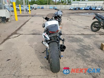 Czwarte zdjęcie samochodu z boku: 2023 SUZUKI GSX-R750 VIN:JS1GR7MA7P7101449 - miniatura