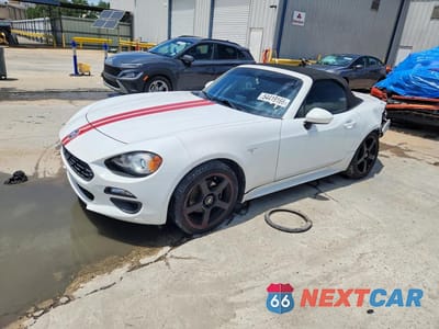 2019 FIAT 124 SPIDER CLASSICA JC1NFAEK8K0141435 - główne zdjęcie licytacji z USA - miniatura