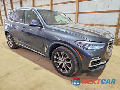 Czwarte zdjęcie samochodu z boku: 2019 BMW X5 XDRIVE40I VIN:5UXCR6C50KLK87191 - miniatura