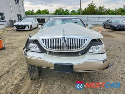 Piąte zdjęcie samochodu w środku: 2006 LINCOLN TOWN CAR SIGNATURE VIN:1LNHM81W76Y632038 - miniatura