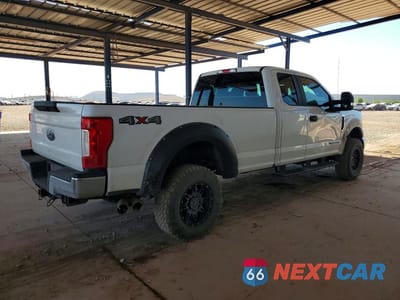 Trzecie zdjęcie samochodu z tyłu: 2017 FORD F350 SUPER DUTY VIN:1FT8X3BT5HED34854 - miniatura