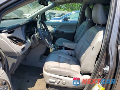 Zdjęcie 7 z 14 samochodu: 2017 TOYOTA SIENNA XLE 8-PASSENGER VIN:5TDYZ3DC1HS820238 - miniatura