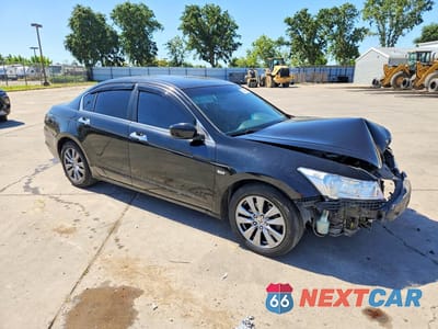 Czwarte zdjęcie samochodu z boku: 2012 HONDA ACCORD EXL VIN:1HGCP3F89CA021744 - miniatura
