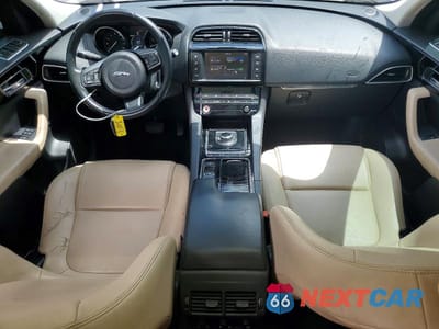 Zdjęcie 8 z 13 samochodu: 2018 JAGUAR F-PACE PREMIUM VIN:SADCJ2FX3JA323971 - miniatura