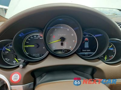 Zdjęcie 9 z 12 samochodu: 2016 PORSCHE CAYENNE SE HYBRID VIN:WP1AE2A21GLA62953 - miniatura