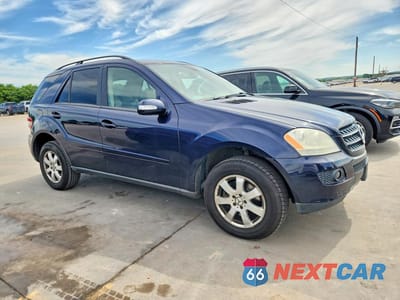 Czwarte zdjęcie samochodu z boku: 2007 MERCEDES-BENZ ML 350 VIN:4JGBB86E97A155943 - miniatura