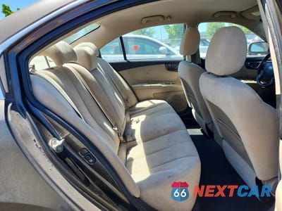 Zdjęcie 10 z 12 samochodu: 2010 KIA OPTIMA LX VIN:KNAGG4A87A5389159 - miniatura