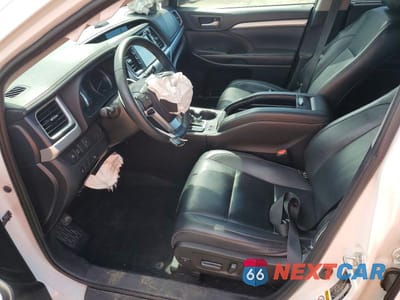 Zdjęcie 7 z 13 samochodu: 2019 TOYOTA HIGHLANDER XLE VIN:5TDJZRFH5KS924476 - miniatura