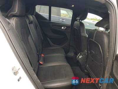 Zdjęcie 11 z 13 samochodu: 2020 VOLVO XC40 T5 R-DESIGN VIN:YV4162UM3L2221478 - miniatura