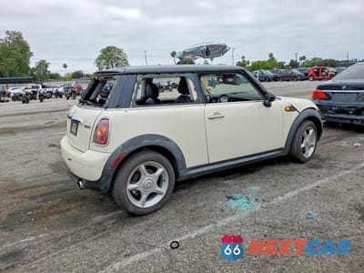 Trzecie zdjęcie samochodu z tyłu: 2007 MINI COOPER VIN:WMWMF33567TT56502 - miniatura