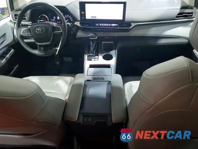 Zdjęcie 8 z 13 samochodu: 2025 TOYOTA SIENNA XLE 8-PASSENGER VIN:5TDYRKEC1SS243923 - miniatura