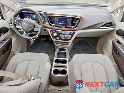 Zdjęcie 8 z 14 samochodu: 2017 CHRYSLER PACIFICA TOURING VIN:2C4RC1DG1HR516431 - miniatura