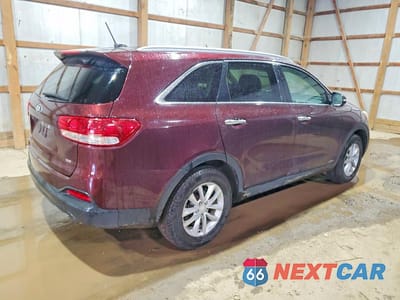 Trzecie zdjęcie samochodu z tyłu: 2017 KIA SORENTO LX VIN:5XYPGDA32HG264255 - miniatura