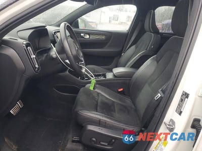 Zdjęcie 7 z 13 samochodu: 2021 VOLVO XC40 PLUS VIN:YV4162UM2M2462918 - miniatura