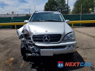 Piąte zdjęcie samochodu w środku: 2004 MERCEDES-BENZ ML 350 VIN:4JGAB57EX4A477382 - miniatura