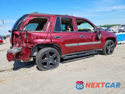 Trzecie zdjęcie samochodu z tyłu: 2004 CHEVROLET TRAILBLAZER LS VIN:1GNDS13S942332745 - miniatura