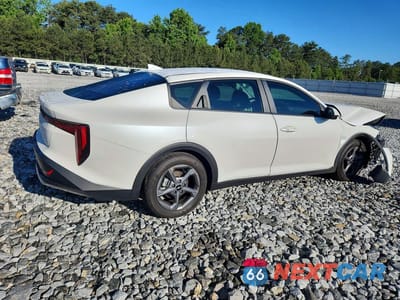Trzecie zdjęcie samochodu z tyłu: 2025 KIA K4 LXS VIN:3KPFT4DE2SE184124 - miniatura