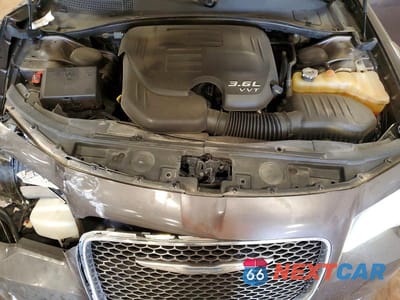 Zdjęcie 11 z 12 samochodu: 2015 CHRYSLER 300C VIN:2C3CCAKG9FH749859 - miniatura