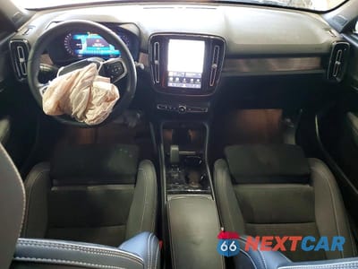 Zdjęcie 8 z 13 samochodu: 2023 VOLVO XC40 RECHARGE PLUS VIN:YV4ED3UL3P2102839 - miniatura