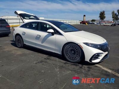Czwarte zdjęcie samochodu z boku: 2023 MERCEDES-BENZ EQS SEDAN 580 4MATIC VIN:W1KCG4EB4PA039260 - miniatura