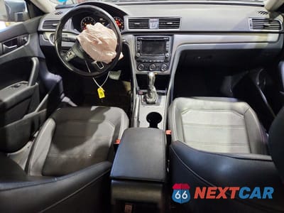 Zdjęcie 8 z 12 samochodu: 2015 VOLKSWAGEN PASSAT S VIN:1VWAT7A30FC119751 - miniatura