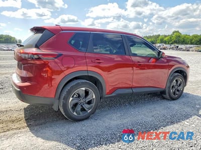 Trzecie zdjęcie samochodu z tyłu: 2026 NISSAN ROGUE SV VIN:5N1BT3BA3TC716218 - miniatura