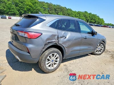 Trzecie zdjęcie samochodu z tyłu: 2022 FORD ESCAPE SE VIN:1FMCU0G64NUB93552 - miniatura