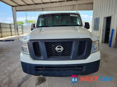 Piąte zdjęcie samochodu w środku: 2017 NISSAN NV 2500 DELIVERY VAN VIN:1N6BF0KM9HN800458 - miniatura