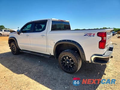 Drugie zdjęcie samochodu z przodu: 2019 CHEVROLET SILVERADO K1500 LT VIN:1GCUYDED5KZ120209 - miniatura