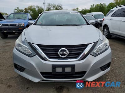 Piąte zdjęcie samochodu w środku: 2017 NISSAN ALTIMA 2.5 SV VIN:1N4AL3AP0HC287879 - miniatura