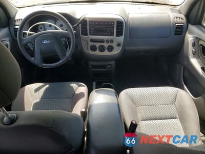 Zdjęcie 8 z 13 samochodu: 2003 FORD ESCAPE XLT VIN:1FMYU03143KE22028 - miniatura