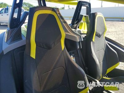 Zdjęcie 10 z 12 samochodu: 2018 POLARIS SLINGSHOT SLR VIN:57XAARFA4J8125244 - miniatura