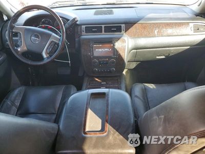 Zdjęcie 8 z 12 samochodu: 2014 GMC SIERRA K2500 DENALI VIN:1GT125E82EF188129 - miniatura