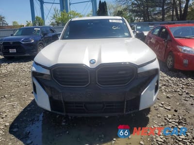 Piąte zdjęcie samochodu w środku: 2023 BMW XM VIN:5YM23CS01P9S52450 - miniatura