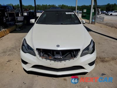 Piąte zdjęcie samochodu w środku: 2015 MERCEDES-BENZ E 400 VIN:WDDKK6FFXFF299266 - miniatura