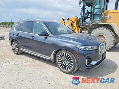 Czwarte zdjęcie samochodu z boku: 2019 BMW X7 XDRIVE50I VIN:5UXCX4C50KLB39510 - miniatura