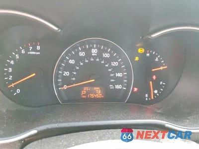Zdjęcie 9 z 12 samochodu: 2015 KIA SORENTO LX VIN:5XYKTDA68FG604778 - miniatura