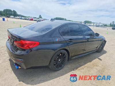Trzecie zdjęcie samochodu z tyłu: 2018 BMW M550XI VIN:WBAJB9C50JG464583 - miniatura