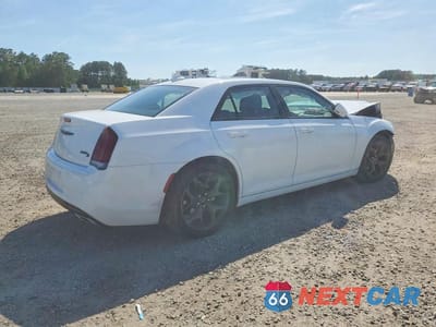 Trzecie zdjęcie samochodu z tyłu: 2023 CHRYSLER 300 S VIN:2C3CCABG3PH641156 - miniatura