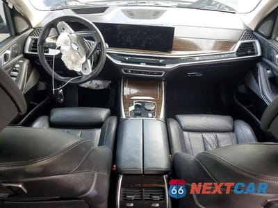 Zdjęcie 8 z 13 samochodu: 2023 BMW X7 XDRIVE40I VIN:5UX23EM04P9R56089 - miniatura