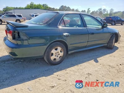 Trzecie zdjęcie samochodu z tyłu: 2002 HONDA ACCORD EX VIN:1HGCG16582A041086 - miniatura
