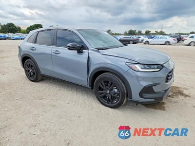 Czwarte zdjęcie samochodu z boku: 2026 HONDA HR-V SPORT VIN:3CZRZ1H54TM709142 - miniatura