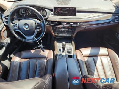 Zdjęcie 8 z 13 samochodu: 2015 BMW X5 XDRIVE50I VIN:5UXKR6C55F0J74856 - miniatura