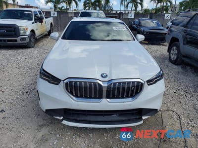 Piąte zdjęcie samochodu w środku: 2024 BMW I5 EDRIVE 40 VIN:WBY33FK04RCR39327 - miniatura